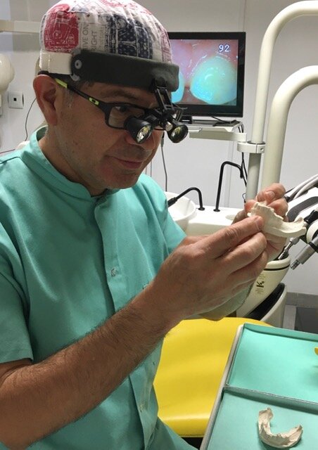 Currículum Dr. Roberto Alvarado G.